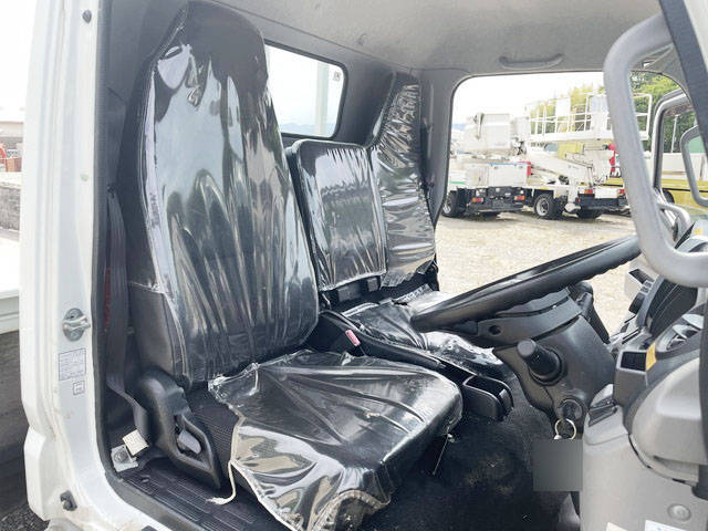 三菱ふそうキャンター平ボディ小型（2t・3t）[写真31]