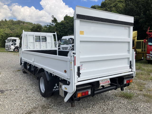 三菱ふそうキャンター平ボディ小型（2t・3t）[写真04]