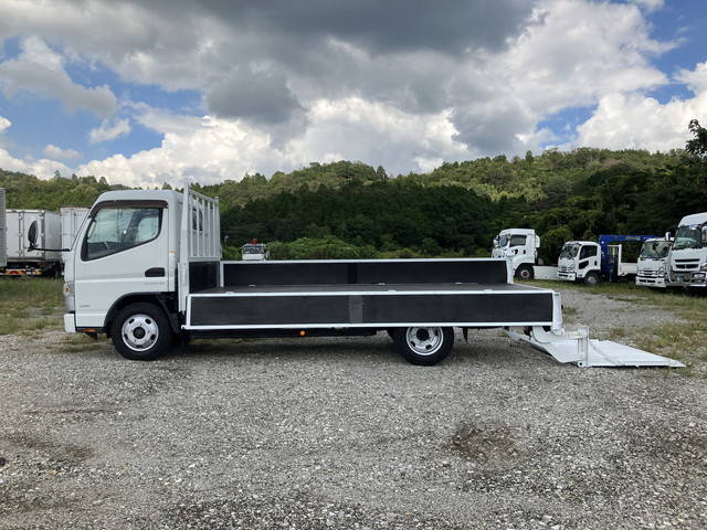 三菱ふそうキャンター平ボディ小型（2t・3t）[写真06]