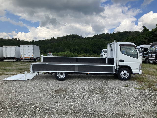 三菱ふそうキャンター平ボディ小型（2t・3t）[写真08]