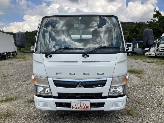 三菱ふそうキャンター平ボディ小型（2t・3t）[写真09]