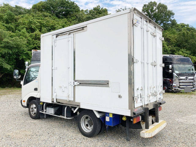 日野デュトロ冷凍車（冷蔵車）小型（2t・3t）[写真04]