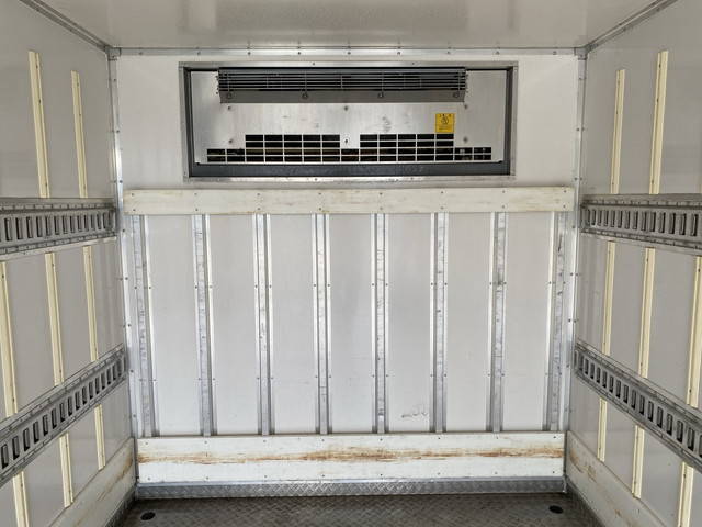 三菱ふそうキャンター冷凍車（冷蔵車）小型（2t・3t）[写真13]