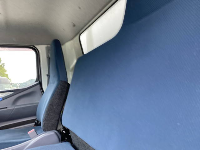 三菱ふそうキャンター冷凍車（冷蔵車）小型（2t・3t）[写真29]