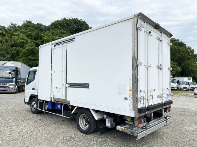 三菱ふそうキャンター冷凍車（冷蔵車）小型（2t・3t）[写真04]