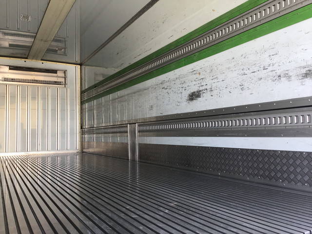 日野レンジャー冷蔵冷凍ウイング増トン（6t・8t）[写真14]