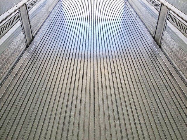 日野レンジャー冷蔵冷凍ウイング増トン（6t・8t）[写真16]