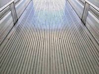 日野レンジャー冷蔵冷凍ウイング増トン（6t・8t）[写真16]