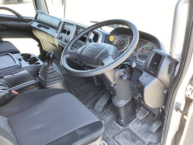 日野レンジャー冷蔵冷凍ウイング増トン（6t・8t）[写真33]