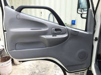 日野デュトロ平ボディ小型（2t・3t）[写真25]