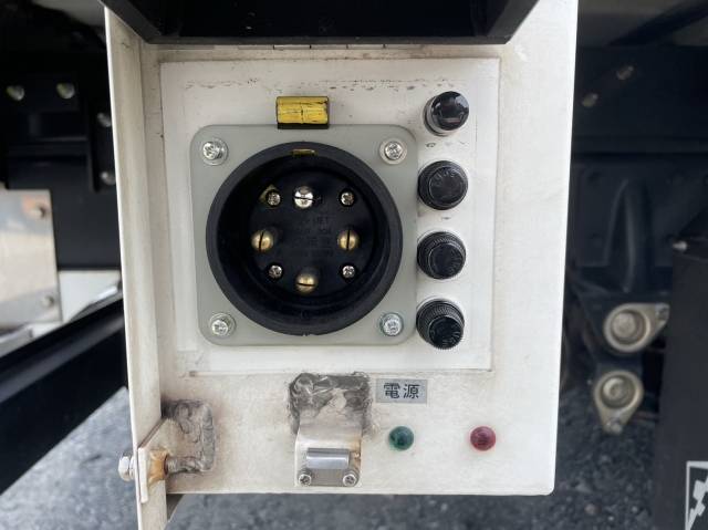 三菱ふそうキャンター冷凍車（冷蔵車）小型（2t・3t）[写真10]