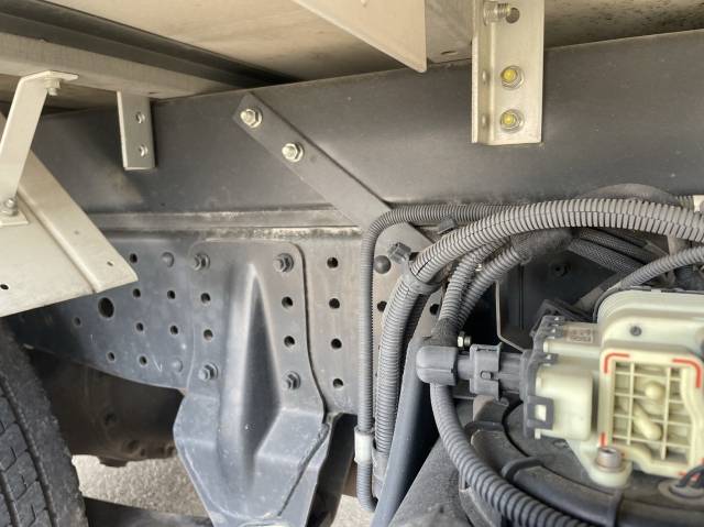 三菱ふそうキャンター冷凍車（冷蔵車）小型（2t・3t）[写真18]