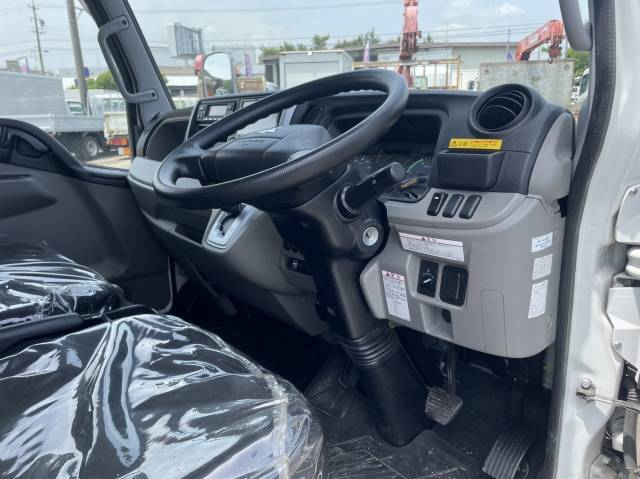 三菱ふそうキャンター冷凍車（冷蔵車）小型（2t・3t）[写真24]