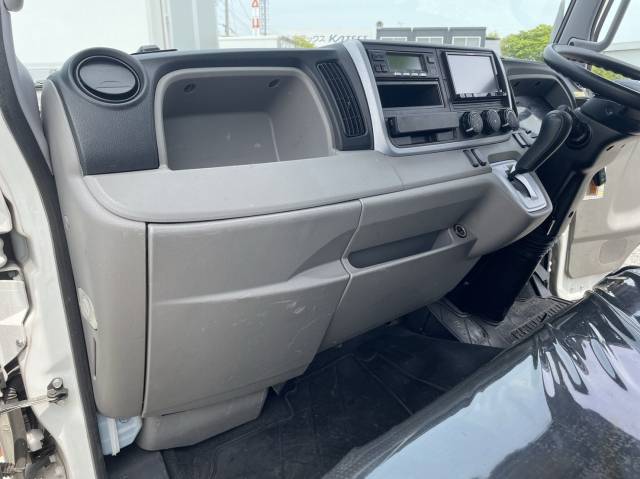 三菱ふそうキャンター冷凍車（冷蔵車）小型（2t・3t）[写真25]