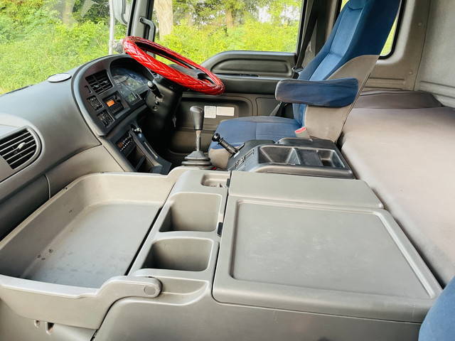 いすゞギガセルフローダー大型（10t）[写真28]