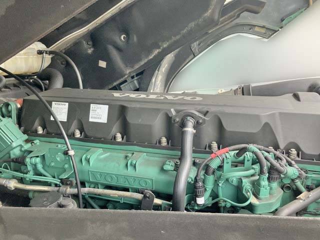 ボルボボルボFHトレーラーヘッド（トラクターヘッド）大型（10t）[写真18]