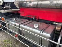 いすゞギガタンク車（タンクローリー）大型（10t）[写真10]