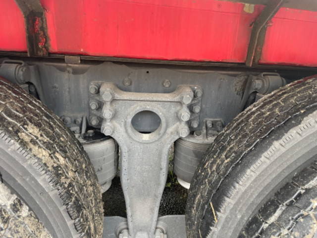 いすゞギガタンク車（タンクローリー）大型（10t）[写真12]