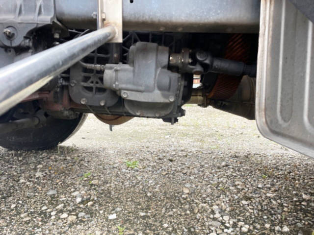 いすゞギガタンク車（タンクローリー）大型（10t）[写真16]