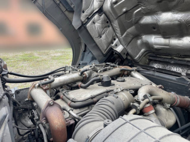 いすゞギガタンク車（タンクローリー）大型（10t）[写真18]