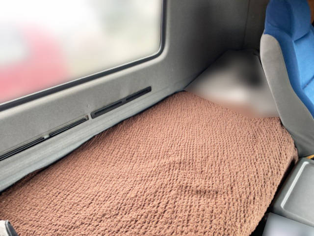 いすゞギガタンク車（タンクローリー）大型（10t）[写真29]