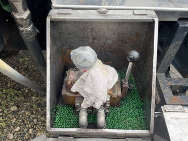 いすゞギガタンク車（タンクローリー）大型（10t）[写真06]