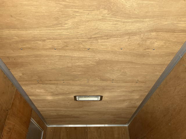 三菱ふそうキャンターアルミバン小型（2t・3t）[写真14]