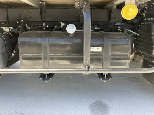 三菱ふそうキャンターアルミバン小型（2t・3t）[写真21]