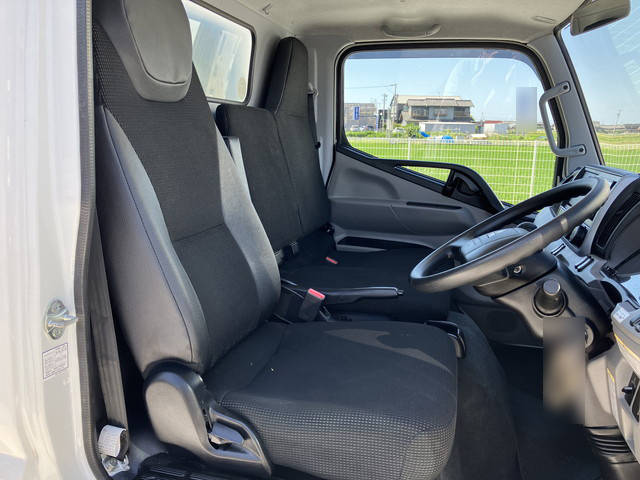 三菱ふそうキャンターアルミバン小型（2t・3t）[写真30]