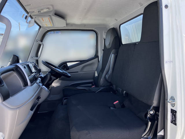 三菱ふそうキャンターアルミバン小型（2t・3t）[写真33]