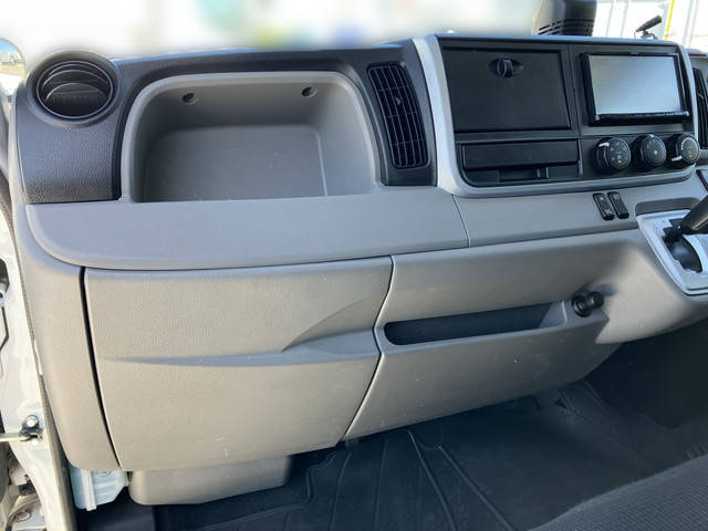 三菱ふそうキャンターアルミバン小型（2t・3t）[写真36]