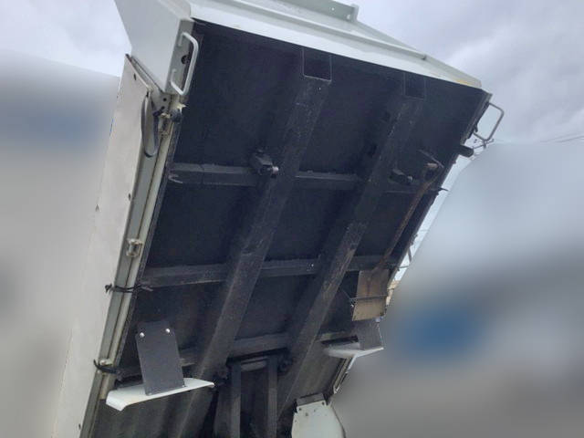 三菱ふそうキャンターダンプ小型（2t・3t）[写真13]