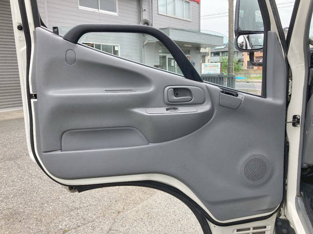 日野デュトロ冷凍車（冷蔵車）小型（2t・3t）[写真27]