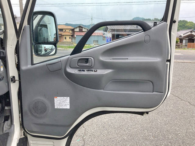 日野デュトロ冷凍車（冷蔵車）小型（2t・3t）[写真28]