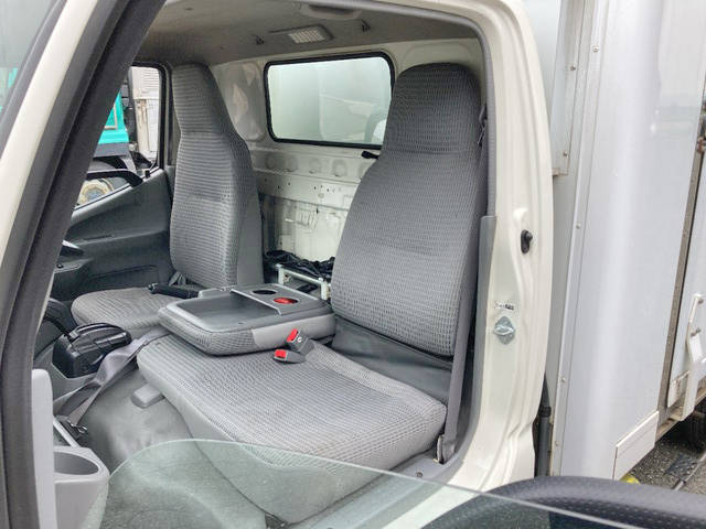 日野デュトロ冷凍車（冷蔵車）小型（2t・3t）[写真30]