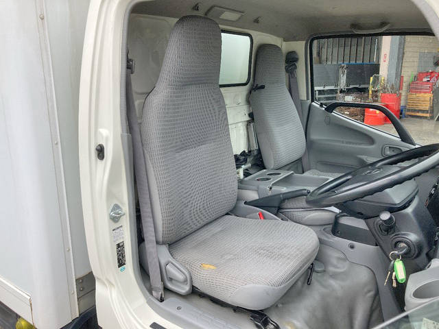 日野デュトロ冷凍車（冷蔵車）小型（2t・3t）[写真32]