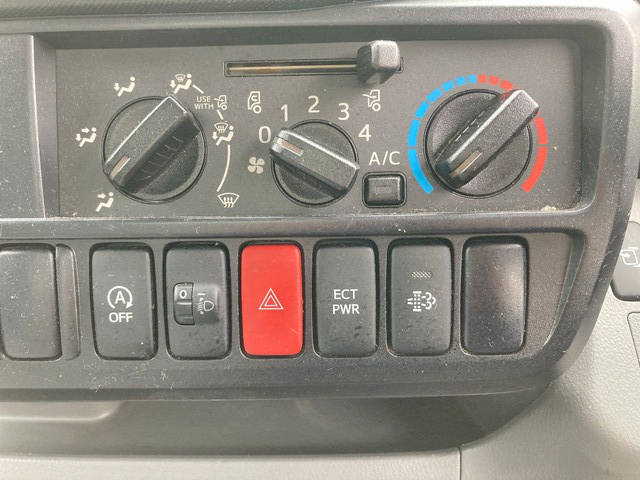 日野デュトロ冷凍車（冷蔵車）小型（2t・3t）[写真37]