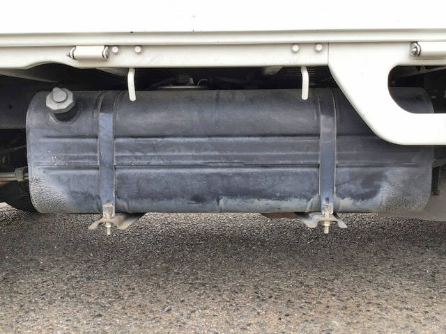 日産バネット平ボディ小型（2t・3t）[写真21]