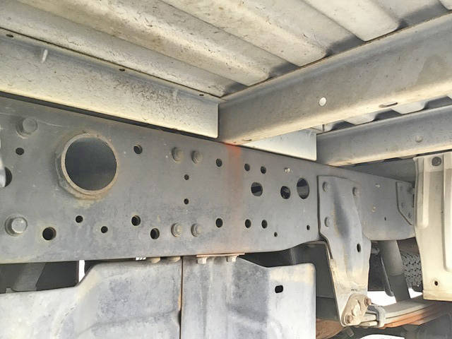 日産バネット平ボディ小型（2t・3t）[写真22]