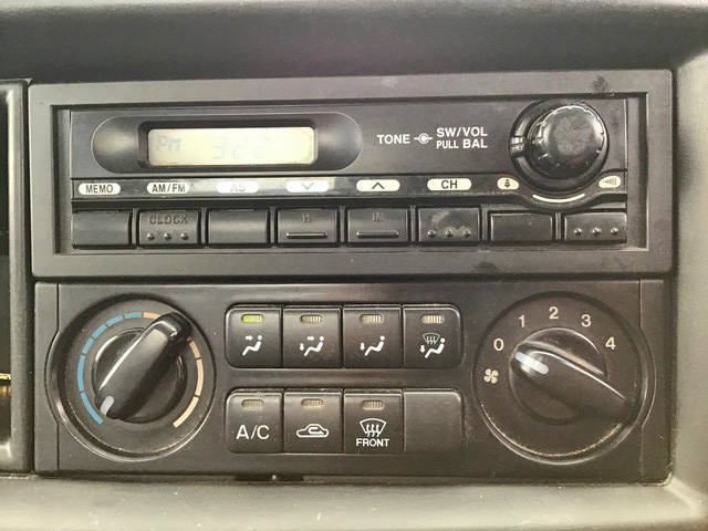 日産バネット平ボディ小型（2t・3t）[写真35]