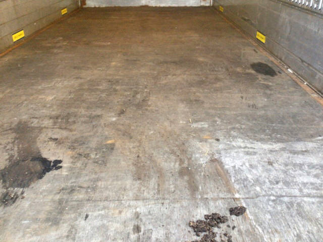 日野デュトロ幌ウイング小型（2t・3t）[写真10]