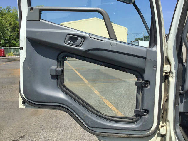三菱ふそうファイターダンプ中型（4t）[写真28]