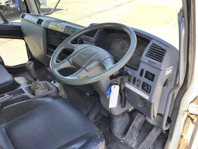 三菱ふそうファイターダンプ中型（4t）[写真34]