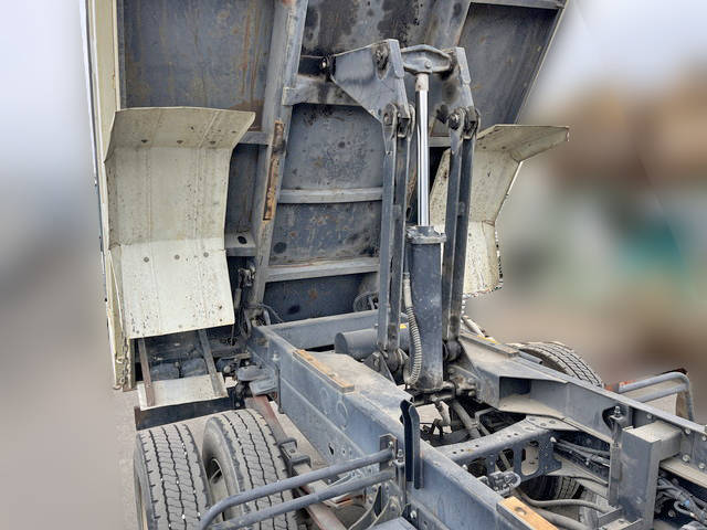 三菱ふそうファイターダンプ中型（4t）[写真12]