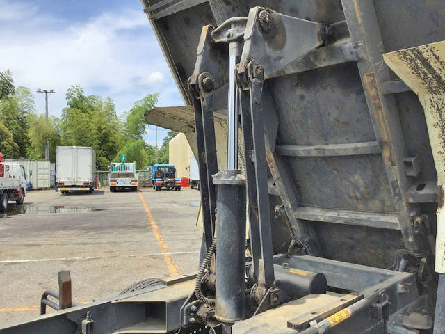 三菱ふそうファイターダンプ中型（4t）[写真19]