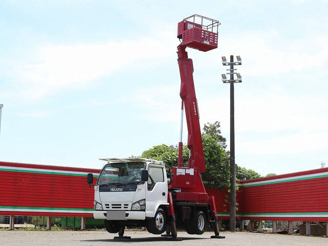 いすゞエルフ高所作業車小型（2t・3t）[写真12]