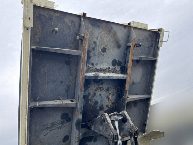 三菱ふそうファイターダンプ中型（4t）[写真10]