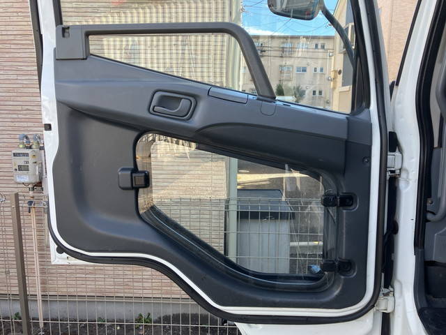 三菱ふそうファイターダンプ中型（4t）[写真28]