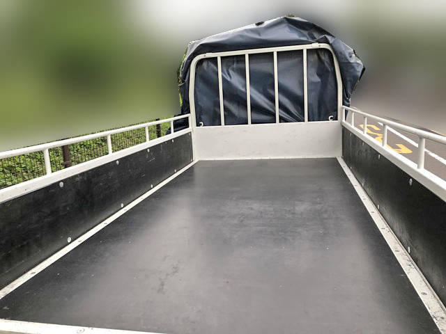 三菱ふそうキャンター平ボディ小型（2t・3t）[写真10]