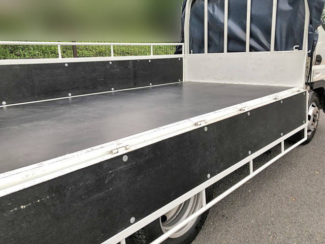 三菱ふそうキャンター平ボディ小型（2t・3t）[写真14]